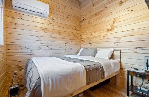 Bethel House | Cozy ski cabin #4 W/Bunk Room, 5 beds