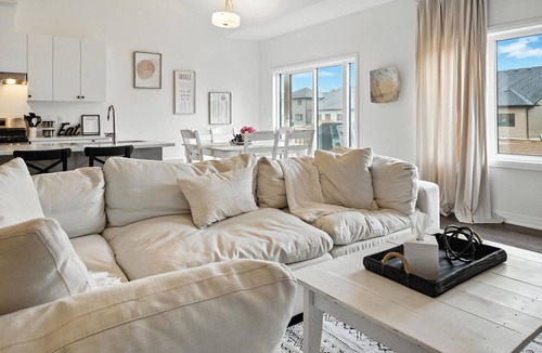 Severn House | Cozy & Spacious Retreat I Sleeps 12 | Beach Ski Golf Hiking BBQ ⭐
