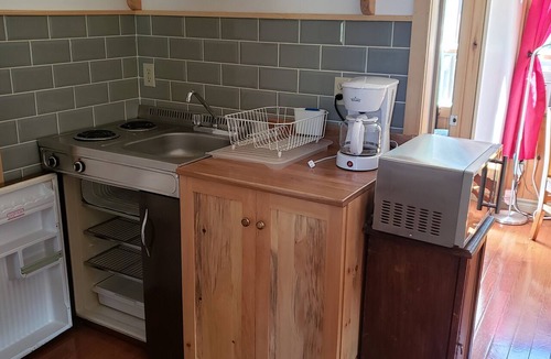 Dysart et al Apartment | Cozy stay at Haliburton Forest. Trails, Wolf Centre, Canopy Tour, 100 lakes!