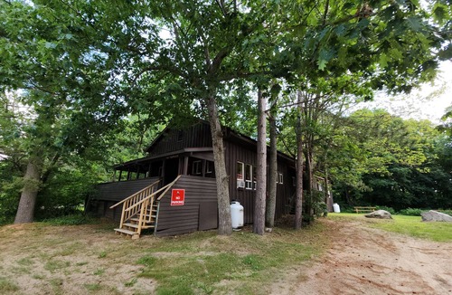 Dysart et al Apartment | Cozy stay at Haliburton Forest. Trails, Wolf Centre, Canopy Tour, 100 lakes!