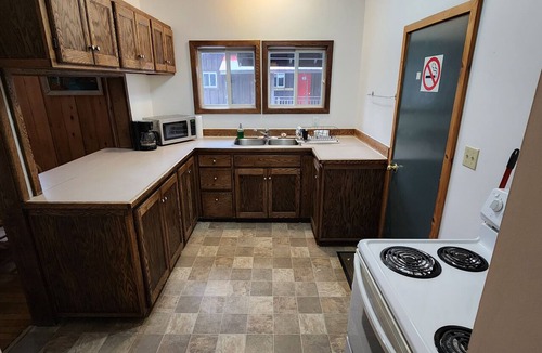 Dysart et al Apartment | Cozy stay at Haliburton Forest. Trails, Wolf Centre, Canopy Tour, 100 lakes!