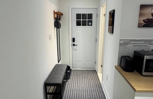 Jacksons Point Apartment | Cozy Studio Retreat in Scenic Georgina, Canada