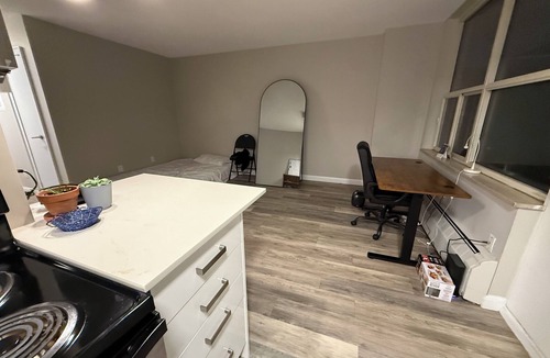 Yonge-Eglinton Apartment | Cozy Studio Retreat in the Heart of Toronto