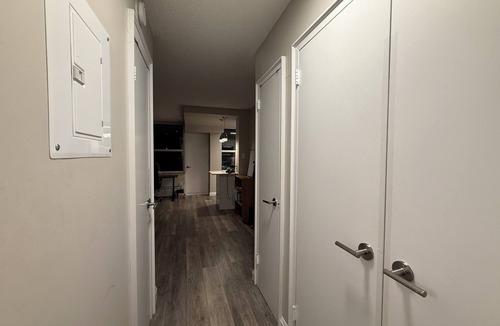 Yonge-Eglinton Apartment | Cozy Studio Retreat in the Heart of Toronto