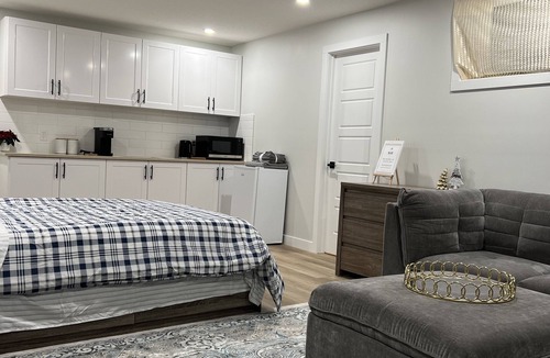 Regina House | Cozy two bedrooms suite.