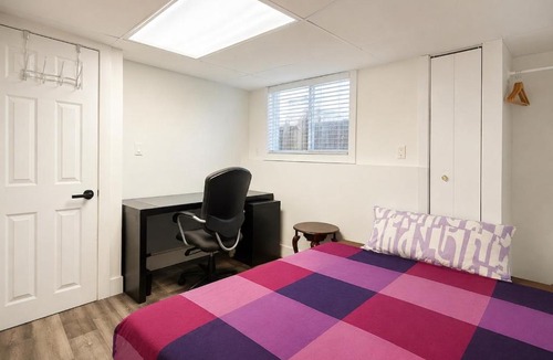 Sunset House | Cozy Vancouver 2BR Suite with Private Entrance