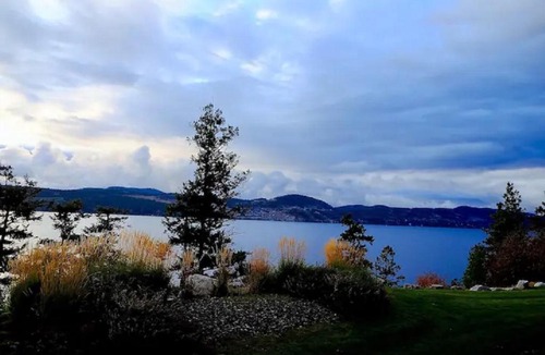 Central Okanagan House | Cozystay Signature Lake Okanagan Resort