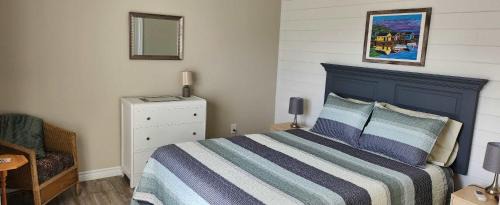 Twillingate House | Crimson Sky Cottage
