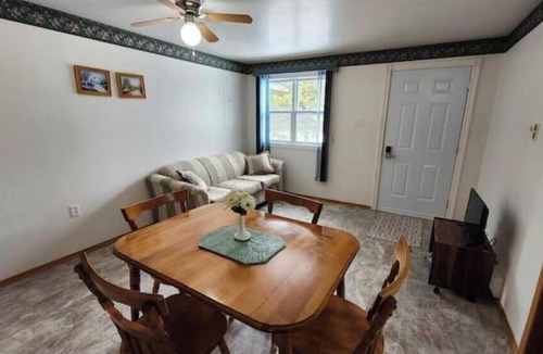 Trout River Apartment | Crocker Cabins Unit 3 - offers a self‑contained efficiency unit in Gros Morne.