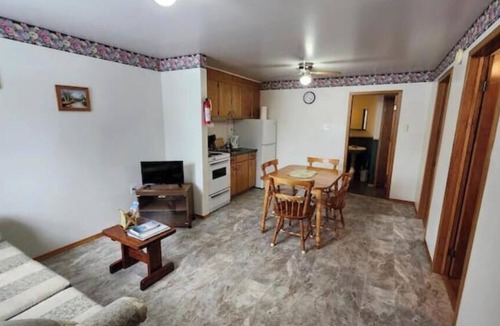 Trout River Cabin | Crocker Cabins Unit 4 offers a self‑contained efficiency unit in Gros Morne.