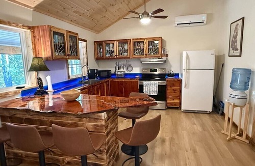 Lunenburg County Cabin | Crystal Cove Cabin - 2brdm 1 bath Water Front
