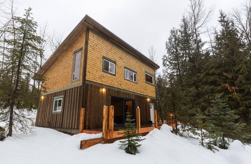 Rossland House | Custom Artisan Ski Cabin at the base of RED Mountain