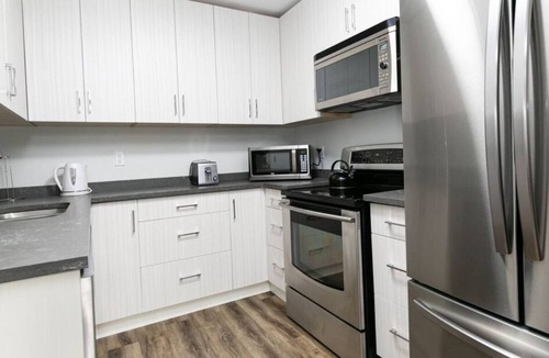 Saanich West House | Cute 2bedroomSuite Close to City