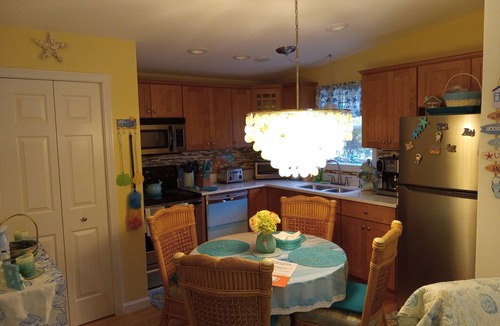 Wells Cottage | Cute and Comfy Cottage - 1 Mile to Wells Beach & 3 Miles to Ogunquit Beach!