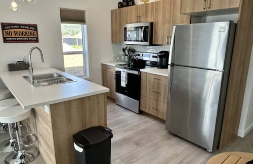 Central Okanagan House | Cute & Cozy at Woodlark