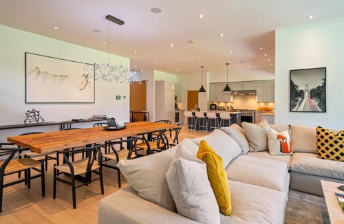 Whistler Ski Chalet | Cypress Links 5 Golf Course Home & Attached Suite