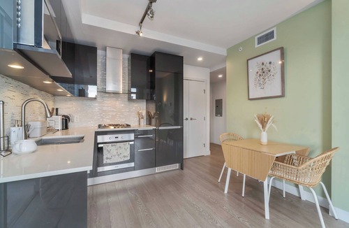 Downtown Vancouver Apartment | D77 - Beautiful Downtown 1 bedroom unit