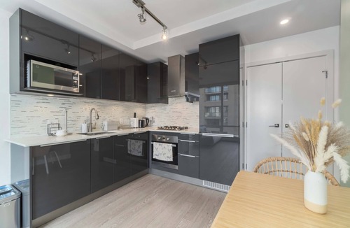 Downtown Vancouver Apartment | D77 - Beautiful Downtown 1 bedroom unit