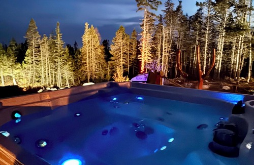 Saint Esprit Cottage | Daily Private Outdoor Hot Tub Access; Paid Access to Sauna; BBQ; Wi-Fi