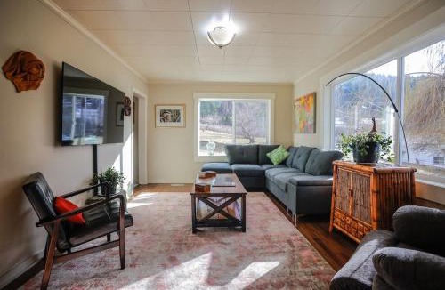 Taghum House | Dee's Country home on 5 acres of views and nature