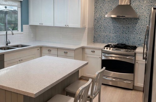 Deep Cove House | Deep Cove Retreat - Beautiful house just steps to the Ocean, Marina & Trails