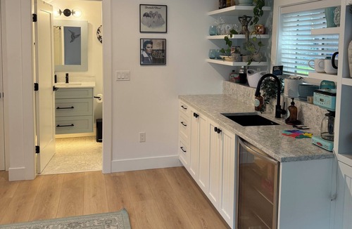 Deep Cove House | Deep Cove Retreat - Beautiful house just steps to the Ocean, Marina & Trails