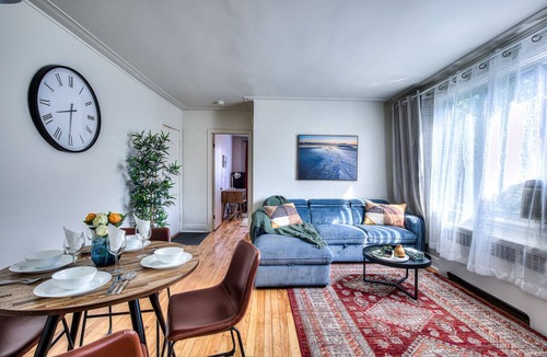 Cote-Des-Neiges—Notre-Dame-De-Grace Apartment | Delightful Style & Comfort in Montreal! Sleeps 4!
