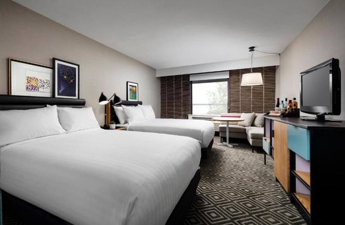 Cambridge Hotel | Deluxe 2 Queens 5.5 Mi to Fenway Park & Boston Attractions