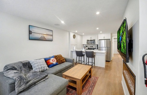 Southeast Calgary Apartment | Deluxe Mahogany Lake Getaway | Sleeps 4