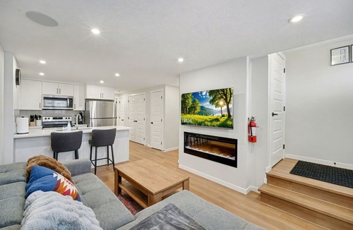 Southeast Calgary Apartment | Deluxe Mahogany Lake Getaway | Sleeps 4
