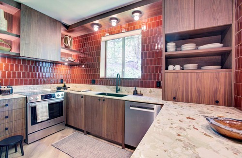 Blueberry Hill Condo | Designer 4BR, 3 Bath Townhouse w Mtn Views, Hot Tub, Parking for 2 vehicles