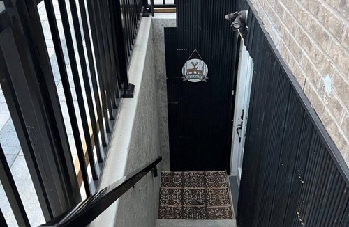 Oakville House | Designer 4BR Basement Suite in a Detached House – Oakville