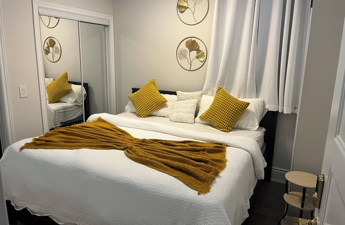 Oakville House | Designer suits 4BR Basement apartments in Oakville Jashwa Creek.