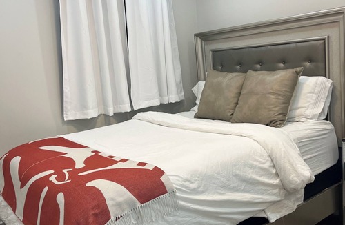 Oakville House | Designer suits 4BR Basement apartments in Oakville Jashwa Creek.