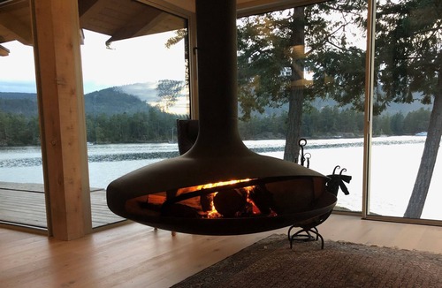 Salt Spring Island House | Designer Waterfront Home on Salt Spring Island