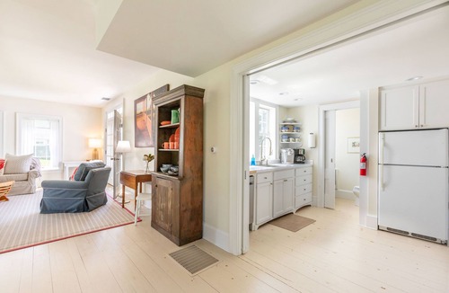 Port Clyde Cottage | Dew Drop 2 Village Cottage, Steps to Harbor, Lawn & Boathouse