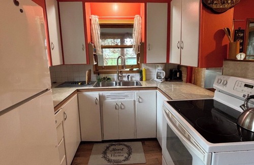 Algoma District House | Disconnect to Reconnect! One minute to lake. Lakefront Getaway. Private home.