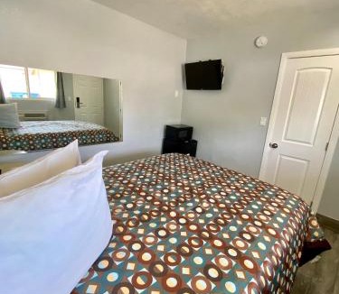 Compton Hotel | Dixie Motel