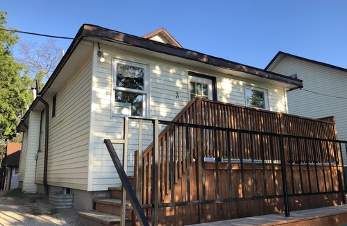 Wasaga Beach Cottage | Dock Life Beach 1 - Cottage 3, Riverside 2 bedroom, 3 min walk to Beach 1