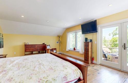 Cundys Harbor House | Dog-friendly home with high-speed WiFi, washer/dryer, & private dock