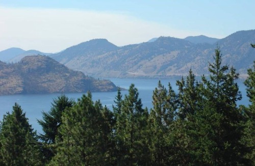 Central Okanagan House | Down to earth holiday in a unique home, high above Okanagan Lake.