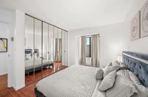 West End Apartment | Downtown 3BR Oasis with Balcony & King Ensuite