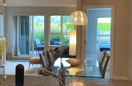 North End Condo | Downtown, beach access, pool, luxurious and main at Waterscape