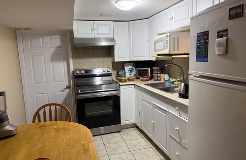 Guelph Apartment | Downtown/beside university of Guelph for Professionals