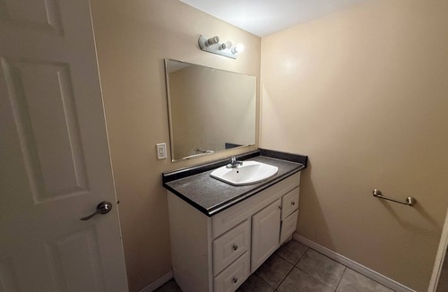 Guelph Apartment | Downtown/beside university of Guelph for Professionals