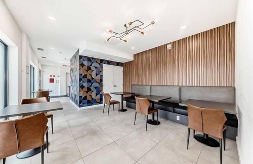 Crescent Heights Apartment | Downtown Condo, Stylish Comfy