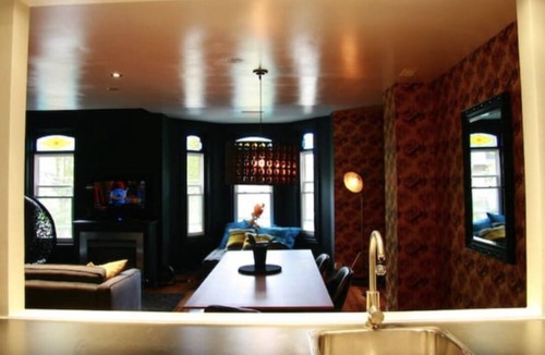 Garden District House | Downtown fun design, comfy unit
