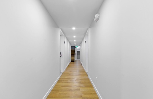 Hull Apartment | downtown location brand new unit#1