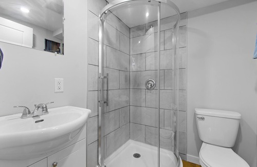 Hull Apartment | downtown location brand new unit#1