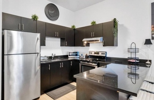 Quartier des Spectacles Apartment | Downtown MTL Metro Access Chic 2BR Stay